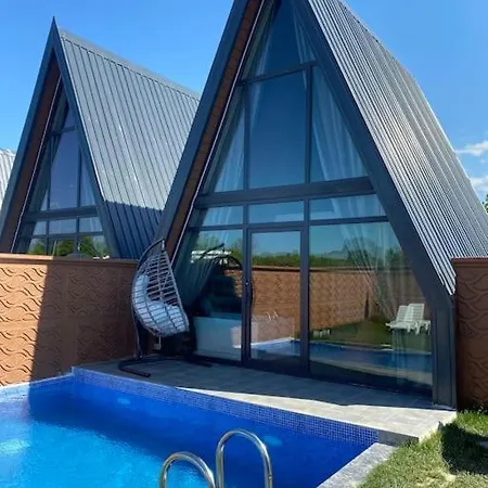 Kapslový hotel Triangle Life Suit *